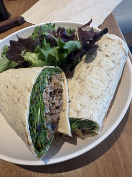 مراجعة المستهلك - سلامة الغذاء Flower Child, South Novus Place, Tempe, AZ, USA Had the French dip and Mediterranean bruschetta for... صورة فوتوغرافية #2