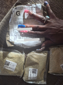 Rapport de sécurité du consommateur Yes these seeds randomly appear in my mailbox I received these seeds in the mail that i didn't order photo #2