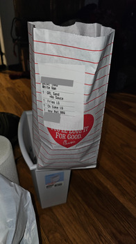 Reseña del consumidor - Seguridad alimentaria Chick-fil-A, Detroit Road, Westlake, OH, USA Ordered a grilled chicken sandwich, waffle fries, and a... foto #2