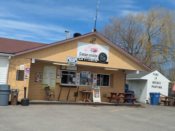 Verbraucherbewertung – Lebensmittelsicherheit Friterie 1155 (La), Chemin de Montréal Ouest, Gatineau, QC, Canada Last night (Wednesday April 22nd)... Foto #2