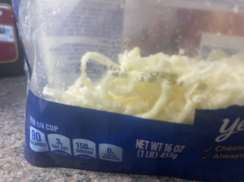 Verbraucherbewertung – Lebensmittelsicherheit ShopRite of Enfield, Hazard Avenue, Enfield, CT 06082, USA Multiple mold pieces when the expire date... Foto #1