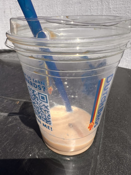 消费者评论 - 食品安全 Dutch Bros Coffee, South Airport Way, Manteca, CA, USA 4/29/26 Dutch bros carmelizer blended drink M... 照片 #2