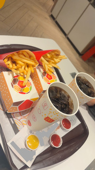 Consumer Review - Food Safety McDonald's - Autopista General Velásquez, Estación Central, Chile Me intoxiqué con la hamburguesa nu... photo #1