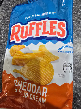 Verbraucherbewertung – Lebensmittelsicherheit Ruffles, Walgreens, Cleveland, OH 44107, USA Approximately an hour after eating, I projectile vomite... Foto #1