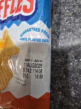 Verbraucherbewertung – Lebensmittelsicherheit Ruffles, Walgreens, Cleveland, OH 44107, USA Approximately an hour after eating, I projectile vomite... Foto #2