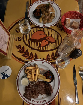 Bistrot Chez Rémy, Worlds of Pixar, Chessy, France صورة فوتوغرافية #1