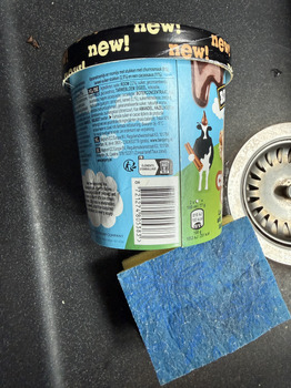 Consumer Review - Food Safety AEZ Martinsried, Lochhamer Straße, Planegg, Germany Eis Ben & Jerry´s - Churrifically Churros-y am 0... photo #5