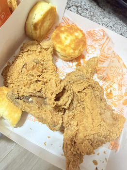 Consumer Food Safety Report Popeyes Louisiana Kitchen, Jonestown Road, Harrisburg, PA, USA Hice un pedido en popeye por Uber eat... photo #3