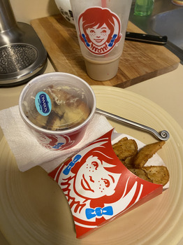Verbraucherbewertung – Lebensmittelsicherheit Wendy's, Cortez Road West, Bradenton, FL 34210, USA Purchased bacon-egg breakfast croissant with ice... Foto #2