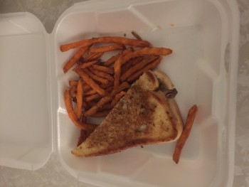 Stonewalls Restaurant, York Boulevard, Hamilton, ON, Canada 照片 #1