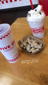 Five Guys, Queen Street, Exeter, UK صورة فوتوغرافية #1