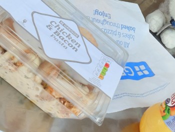 Greggs, Hitchin Road, Luton, UK foto #1