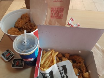 KFC, Dundas Street East, Mississauga, ON, Canada photo #3