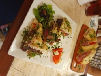 Verbraucherbewertung – Lebensmittelsicherheit Ferrara Bakery & Cafe, Grand Street, New York, NY, USA Within 30 minutes of eating here I was feelin... Foto #1