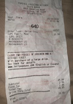 Avaliação do consumidor - Segurança alimentar Popeyes Louisiana Kitchen, Baseline Road, Little Rock, AR, USA We had a 12 piece and the chicken was... foto #3