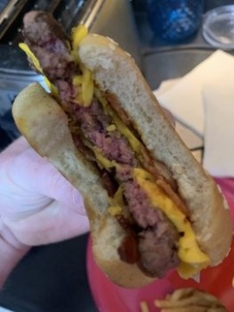 Consumer Food Safety Report McDonald's, USA I think this burger I just ate is a little undercooked… photo #1