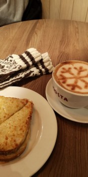 Costa Coffee, West Street, Farnham, UK Foto #1