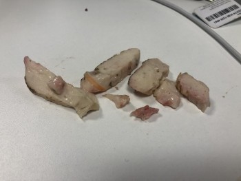 Relatório de segurança alimentar do consumidor Wm Morrison Supermarkets Plc, Gain Lane, Bradford, UK a gross amount of raw chicken in your CC Chick... foto #1