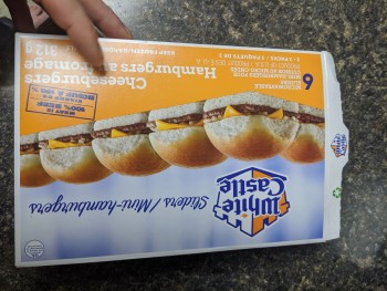 Verbraucherbewertung – Lebensmittelsicherheit Walmart Supercentre, Lakewood Blvd, Winnipeg, MB R2J 3W7, Canada White Castle Slider 6pack - Ate the... Foto #2