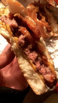 Informe de seguridad alimentaria del consumidor Wendy's I seem to have come across a problem. 

I need the public’s help. 

Is it just MY eyes!?... foto #2