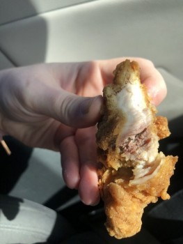 تقرير سلامة الغذاء للمستهلك KFC thanks for serving me RAW CHICKEN صورة فوتوغرافية #1