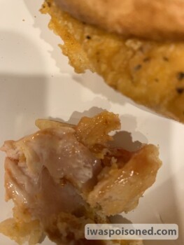 Informe de seguridad alimentaria del consumidor Wendy's served us raw chicken and doesn’t seem to care. foto #2