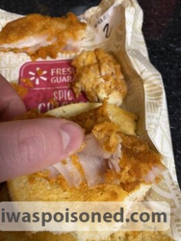 Informe de seguridad alimentaria del consumidor Walmart Supercenter, Greensboro, NC, USA selling raw chicken sandwiches incase yall were wondering..... foto #1