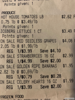 Avis du consommateur - Sécurité alimentaire Elmer IGA, Front Street, Elmer, NJ, USA I strongly believe it was Red Blossom strawberries purchased... photo #3