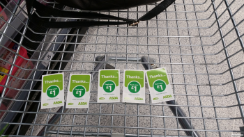 Reseña del consumidor - Seguridad alimentaria Asda Tiptree Supermarket, Church Road, Tiptree, Colchester, UK I bought a pack of 4 chocolate muffin... foto #3