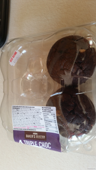 Reseña del consumidor - Seguridad alimentaria Asda Tiptree Supermarket, Church Road, Tiptree, Colchester, UK I bought a pack of 4 chocolate muffin... foto #2