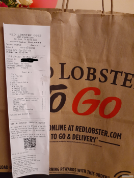 مراجعة المستهلك - سلامة الغذاء Red Lobster, Almaden Expressway, San Jose, CA, USA 12 oz. New york strip it was bleeding raw meat. I... صورة فوتوغرافية #2