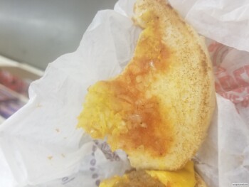 Reseña del consumidor - Seguridad alimentaria McDonald's, Freedom Drive, Charlotte, NC, USA I told them no Kétchup on My food i checked my food an... foto #2