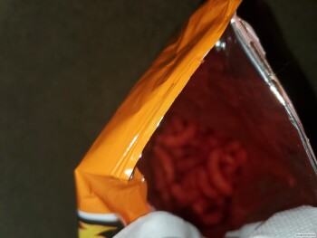 Verbraucherbewertung – Lebensmittelsicherheit Cheetos Flamin' Hot Puffs, Walmart Supercenter, 169 Norman Station Blvd, Mooresville, NC 28117, Unit... Foto #1