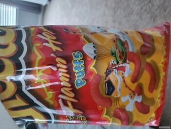 Verbraucherbewertung – Lebensmittelsicherheit Cheetos Flamin' Hot Puffs, Walmart Supercenter, 169 Norman Station Blvd, Mooresville, NC 28117, Unit... Foto #2