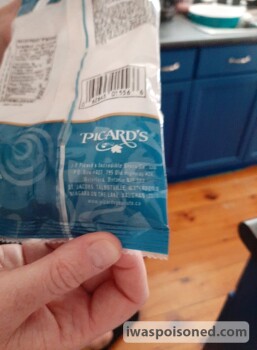 Avaliação do consumidor - Segurança alimentar Picard's Peanuts, Quinte West, ON, Canada Picard's White Cheddar flavoured Crispy Potato Chip covere... foto #2