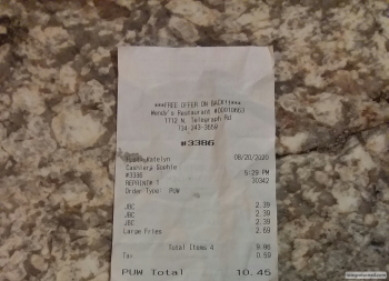 Reseña del consumidor - Seguridad alimentaria Wendy's, North Telegraph Road, Monroe, MI, USA My husband and I both ate a junior bacon cheeseburger... foto #1