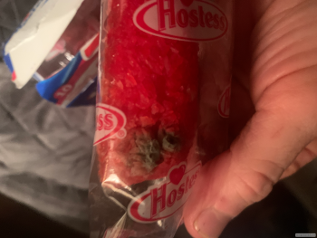 مراجعة المستهلك - سلامة الغذاء Albertsons, West Ironwood Drive, CDA, ID, USA Hostess raspberry zingers  I ate half a zinger and it... صورة فوتوغرافية #1