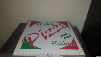 Reseña del consumidor - Seguridad alimentaria LA Fried Chicken Bournemouth, Christchurch Road, Bournemouth, England, UK After eating a pizza with... foto #1