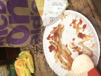 Avis du consommateur - Sécurité alimentaire McDonald's, 6515 S Western Ave, Chicago, IL 60636, USA I went to buy a meal, fries wasn’t cooked I d... photo #4