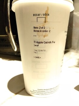 Starbucks, 409 E Hills Blvd SE, Calgary, AB, Canada 照片 #1