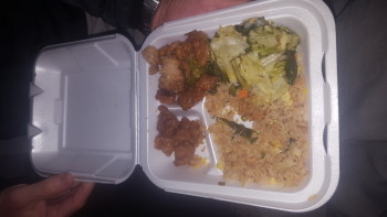 Verbraucherbewertung – Lebensmittelsicherheit Panda Express, West Imperial Highway, Brea, CA, USA Orange CHICKEN/broccoli, 2 people,  12hrs before... Foto #1