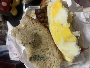Avis du consommateur - Sécurité alimentaire Dunkin', 7602 13th Ave, Brooklyn, NY 11228, USA On December 11th, I bought food there, and the new p... photo #5