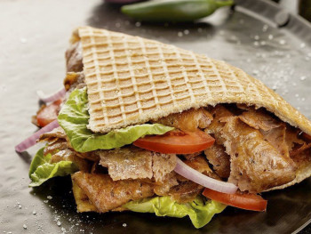 German Doner Kebab, Mile End Road, London, UK صورة فوتوغرافية #1