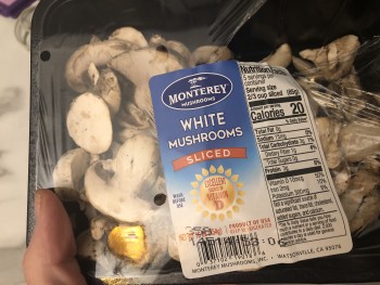 Sliced White Mushrooms, Hy-Vee, Harrison Street, Quincy, IL, USA foto #1
