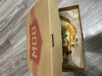 消费者评论 - 食品安全 MOD Pizza, 6622 Fannin Street, Houston, TX, USA My toddler ate pizza for lunch. Spiked a high fever... 照片 #1