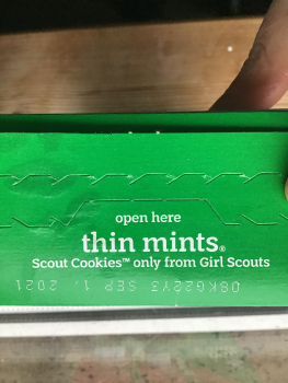 Girl Scout cookies Thin Mints, Massachusetts, USA 照片 #1