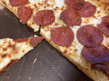 Consumer Review - Food Safety Domino's Pizza, Sixth Avenue, Pittsburgh, PA, USA My five-year-old daughter and my girlfriend got si... photo #2