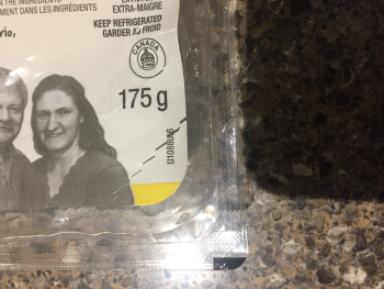 消费者评论 - 食品安全 Stephen's No Frills, Eglinton Avenue East, Scarborough, ON, Canada I got so sick one hour after eati... 照片 #3