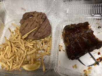 Verbraucherbewertung – Lebensmittelsicherheit Claim Jumper Restaurants, East Fremont Street, Las Vegas, NV, USA Me and my family ate here on 03/13... Foto #3