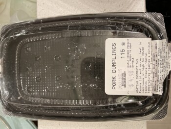 Verbraucherbewertung – Lebensmittelsicherheit Real Canadian Superstore, Seton Way Southeast, Seton, Calgary, AB, Canada I purchased dynamite rolls... Foto #2